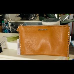 Michael kors Lg zip clutch